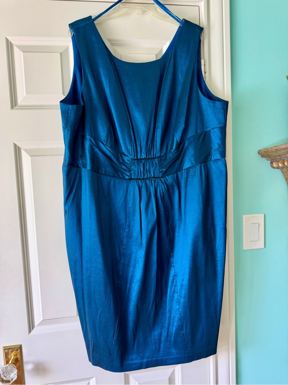 Donna Ricco Shimmering Blue Sheath Dress